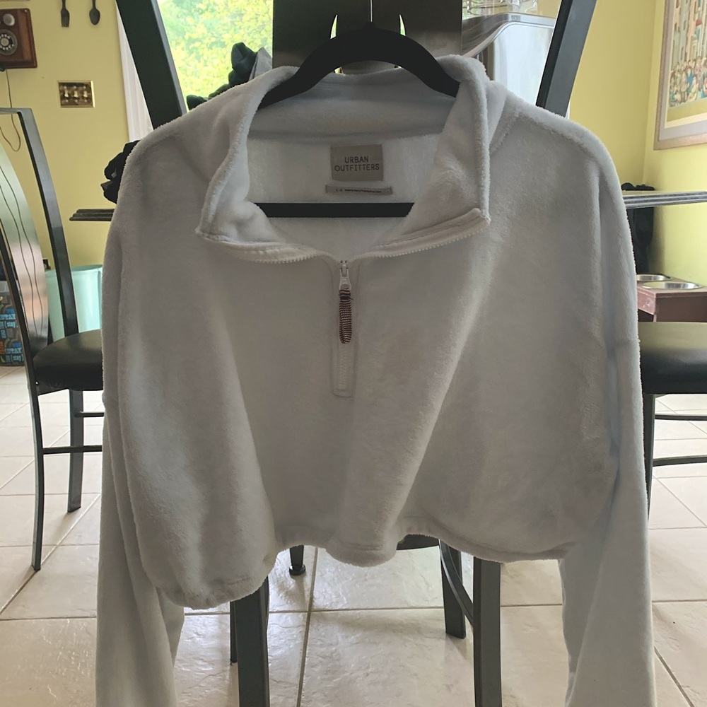 White Fuzzy Urban Cropped Sweatshirt